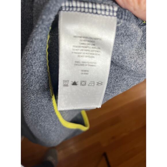 Columbia‎ gray/yellow 1/4 snap fleece top size S Excellent front pocket - Picture 3 of 6